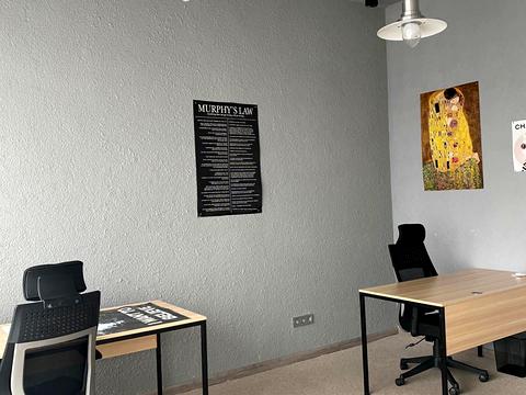 комерційна за адресою Кловський узвіз, 7a