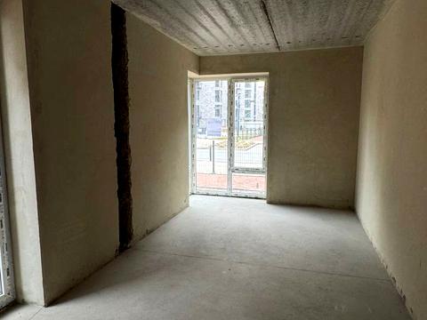 комерційна за адресою 24 Серпня вул., 13