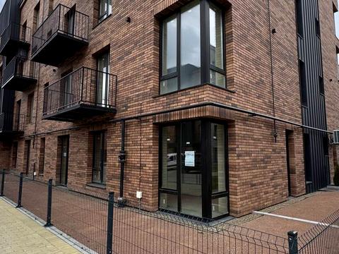 комерційна за адресою 24 Серпня вул., 13