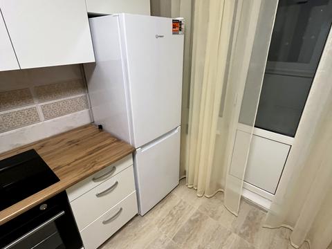 квартира за адресою Софії Русової вул., 1-Б