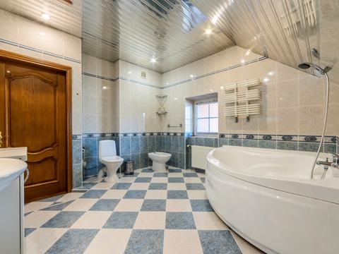 будинок за адресою Квітки Цісик вул. (Гамарника), 81