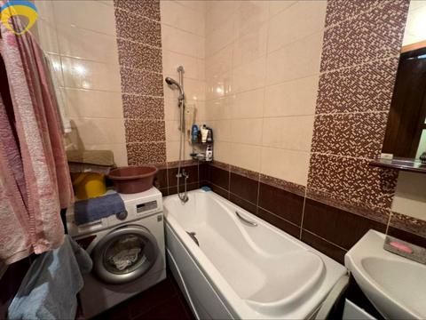 будинок за адресою смт. Авангард, Авангард