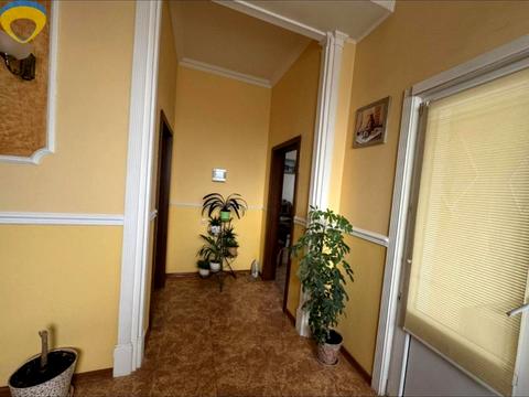 будинок за адресою смт. Авангард, Авангард