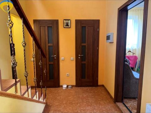 будинок за адресою смт. Авангард, Авангард