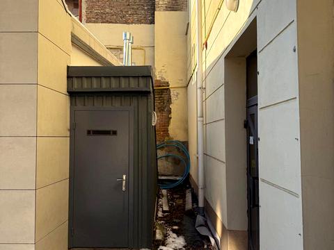 комерційна за адресою Маєра Балабана вул., 12