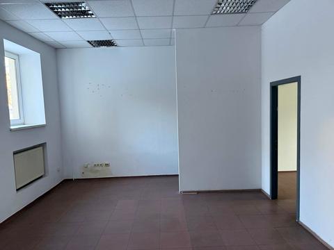 комерційна за адресою Маєра Балабана вул., 12