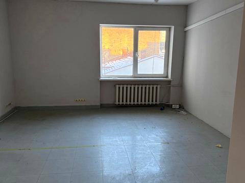 комерційна за адресою Маєра Балабана вул., 12