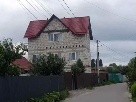 будинок за адресою 1 Травня вул.