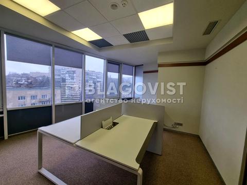 комерційна за адресою Кловський узвіз, 7a
