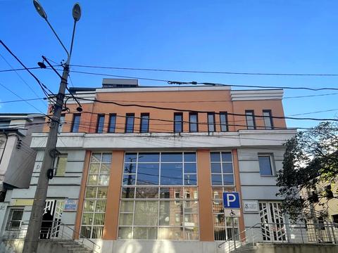 комерційна за адресою Князя Володимира Великого вул. (Плеханова), 1