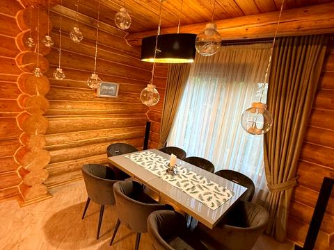 будинок за адресою Чорновола, 802