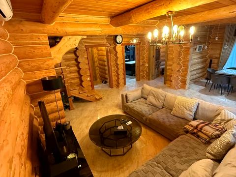 будинок за адресою Чорновола, 802