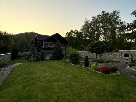 будинок за адресою Чорновола, 802