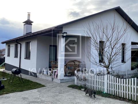 будинок за адресою Вишнева вул.