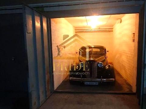 паркомісце за адресою Романа Шухевича просп. (Генерала Ватутіна), 18