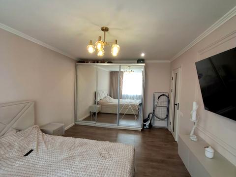 квартира по адресу Героев Майдана ул. (Червоноармейская), 77