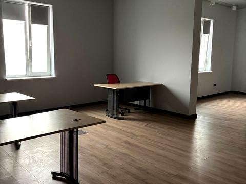 комерційна за адресою Трускавецька вул., 4-Б