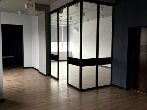 комерційна за адресою Трускавецька вул., 4-Б