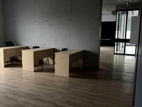 комерційна за адресою Трускавецька вул., 4-Б