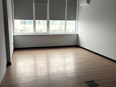 комерційна за адресою Трускавецька вул., 4-Б