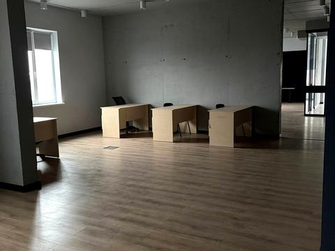 комерційна за адресою Трускавецька вул., 4-Б