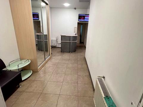 комерційна за адресою Воскресенська вул. (Леніна), 1-А