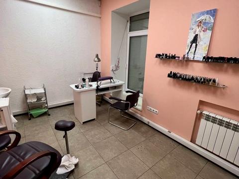 комерційна за адресою Воскресенська вул. (Леніна), 1-А