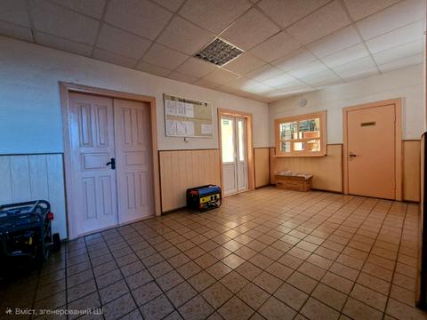 комерційна за адресою Молодіжна вул., 25