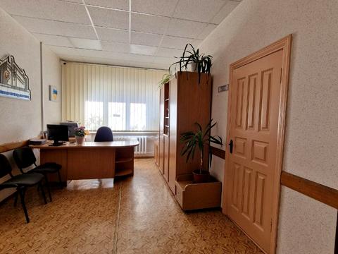 комерційна за адресою Молодіжна вул., 25