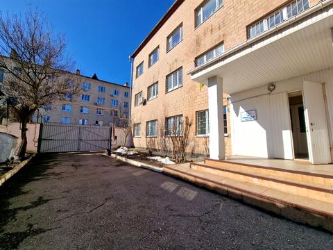 комерційна за адресою Молодіжна вул., 25