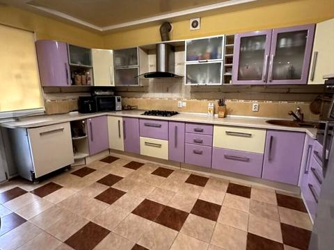 квартира за адресою Зодчих вул., 8