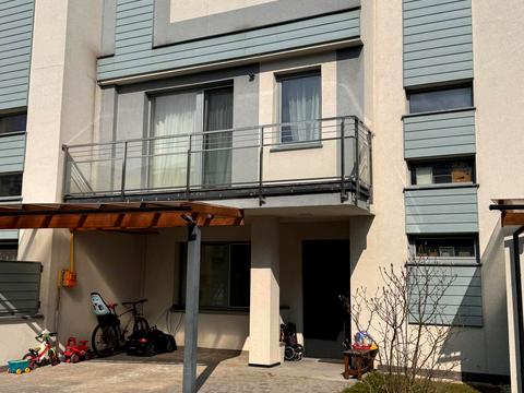 будинок за адресою Володимира Івасюка вул.