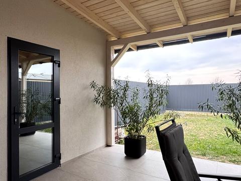 будинок за адресою Ужгород, Бориса Тлехаса вул.