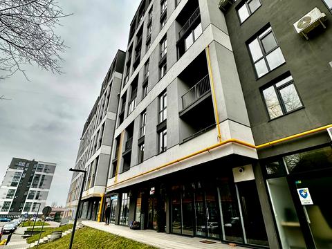 комерційна за адресою Зелена вул., 204-Б