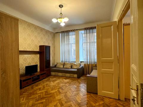 квартира за адресою Миколи Леонтовича вул., 5