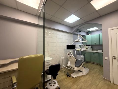 комерційна за адресою Калинова вул., 21