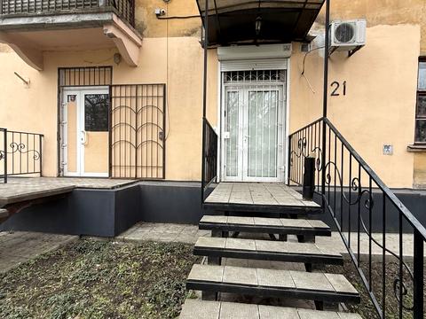 комерційна за адресою Калинова вул., 21