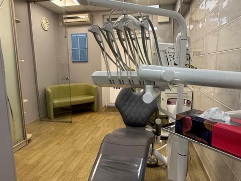 комерційна за адресою Калинова вул., 21