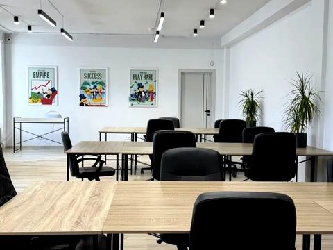 комерційна за адресою Стрілецька вул., 4