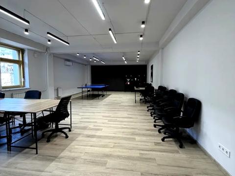 комерційна за адресою Стрілецька вул., 4