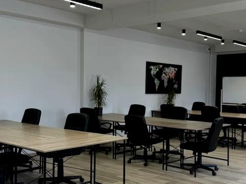 комерційна за адресою Стрілецька вул., 4