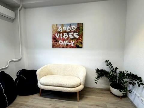 комерційна за адресою Стрілецька вул., 4