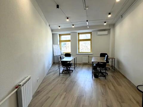 комерційна за адресою Стрілецька вул., 4