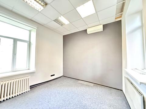 комерційна за адресою Богдана Хмельницького вул., 51б