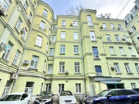комерційна за адресою Богдана Хмельницького вул., 51б