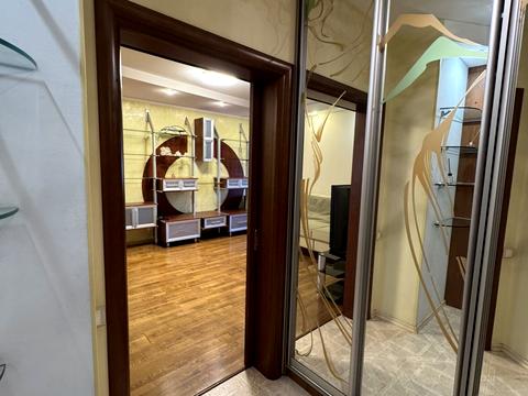 квартира за адресою Раїси Окіпної вул., 4