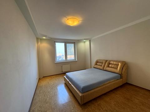 квартира за адресою Раїси Окіпної вул., 4