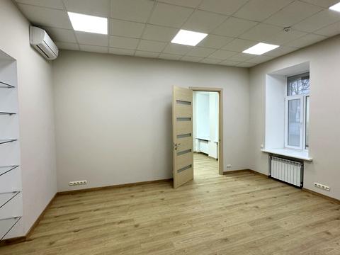 комерційна за адресою Левандовська вул. (Аніщенка), 8/15-А