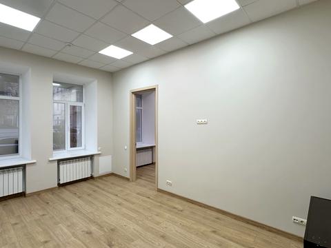 комерційна за адресою Левандовська вул. (Аніщенка), 8/15-А