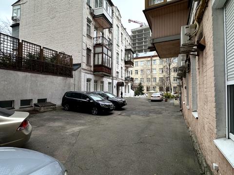 комерційна за адресою Левандовська вул. (Аніщенка), 8/15-А